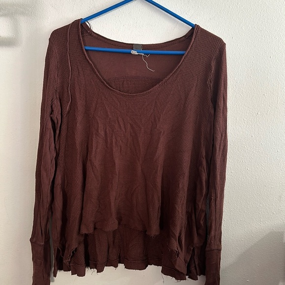 We the free long sleeve with thumb holes - Picture 1 of 4